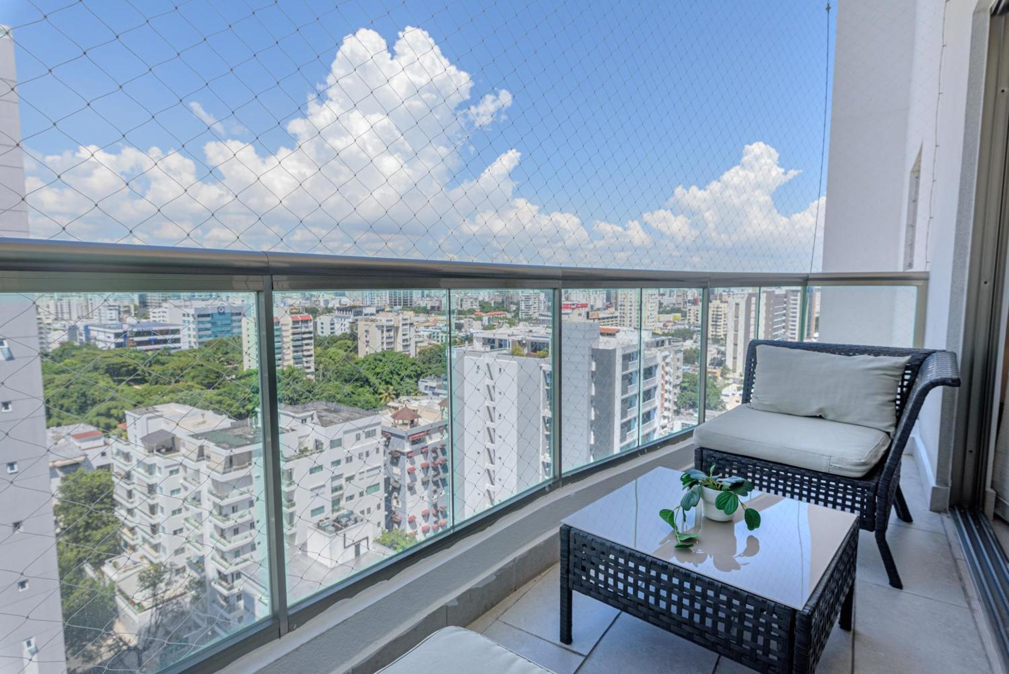 Escape Apartments, Balcony, Pool, Gym & Spa In La Julia Санто-Домінго Екстер'єр фото