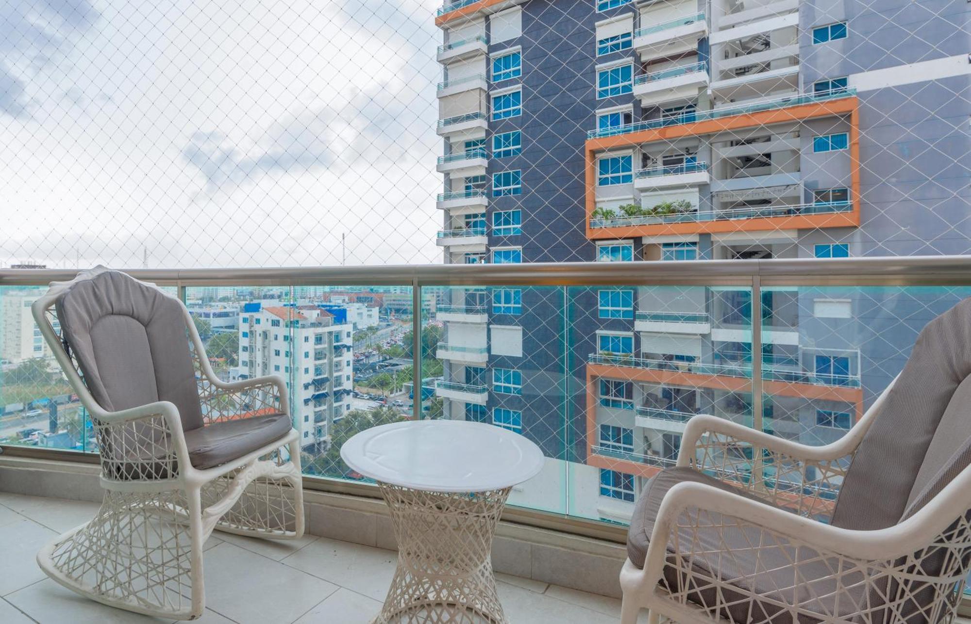 Escape Apartments, Balcony, Pool, Gym & Spa In La Julia Санто-Домінго Екстер'єр фото